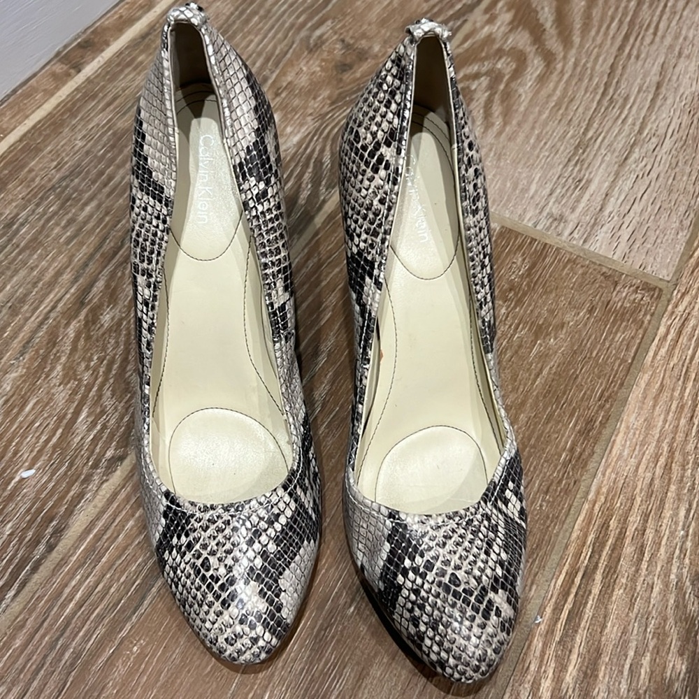 Calvin Klein snake print heel Size 10
